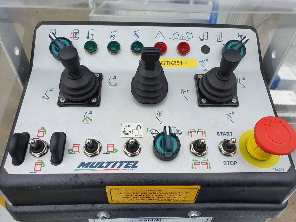 Bedienpult Arbeitsbühne